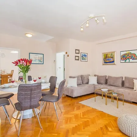 Ana Apartman